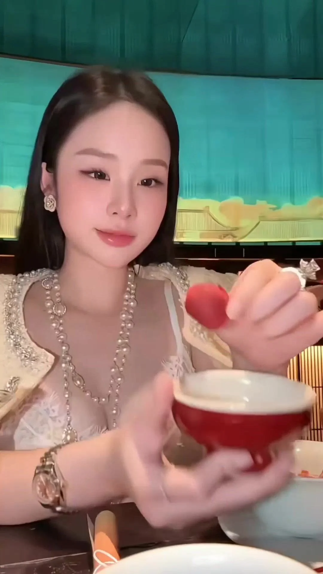 sau-qua-chong-oi-lo-clip-sex-tiktoker-thu-huong-phan-1