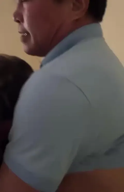 Cho khách hàng địt em thư ký khi đi ăn trưa cùng khách lồn ngon